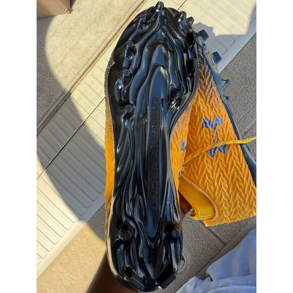 Under Armour Spotlight 4 MC Football Cleat Yellow Black Men’s SZ 13 3027977-700 main image 10